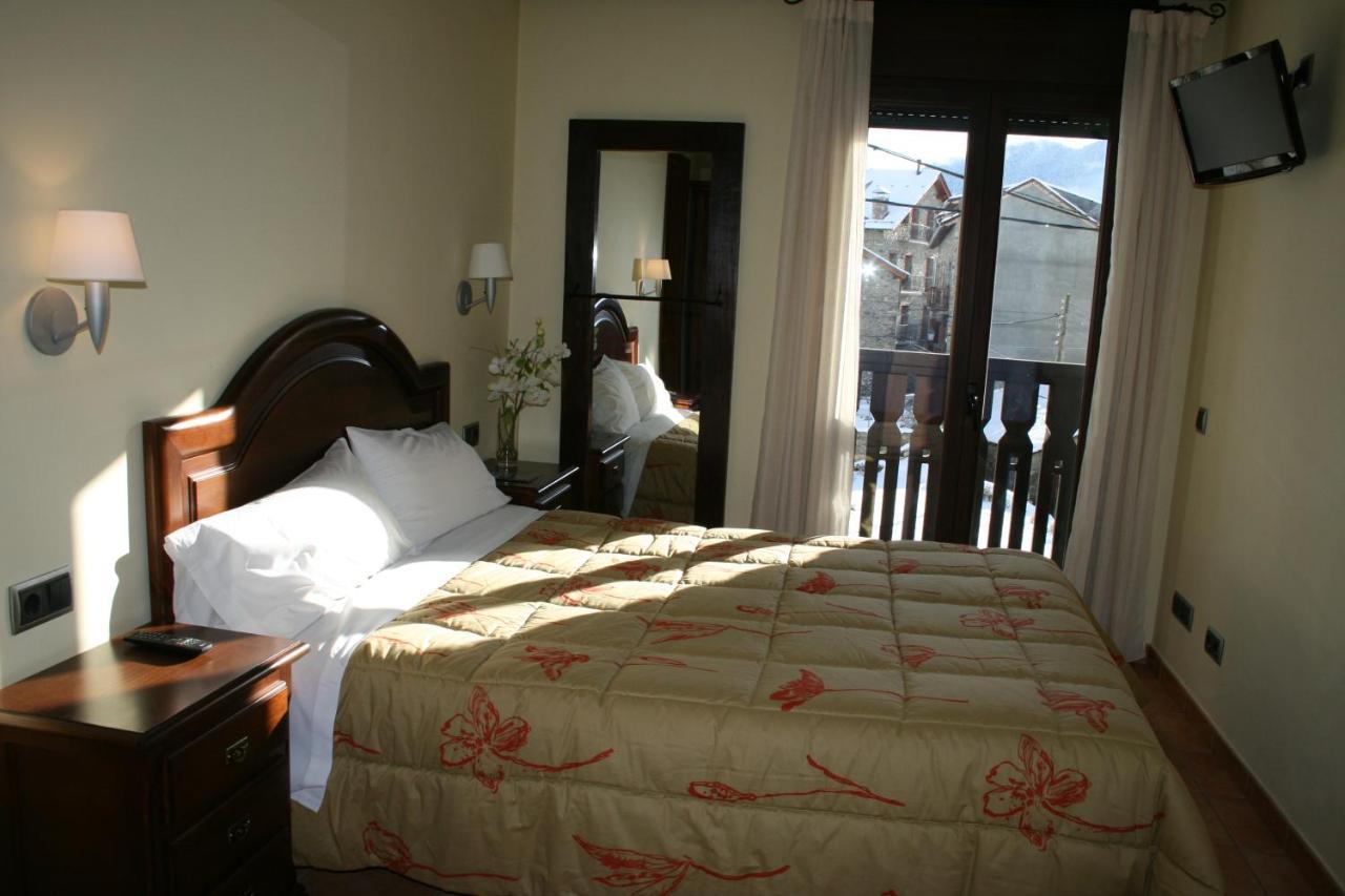 Apartamentos Les Picardes Эспот Экстерьер фото
