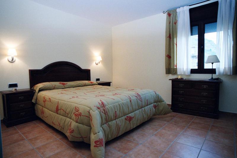 Apartamentos Les Picardes Эспот Номер фото